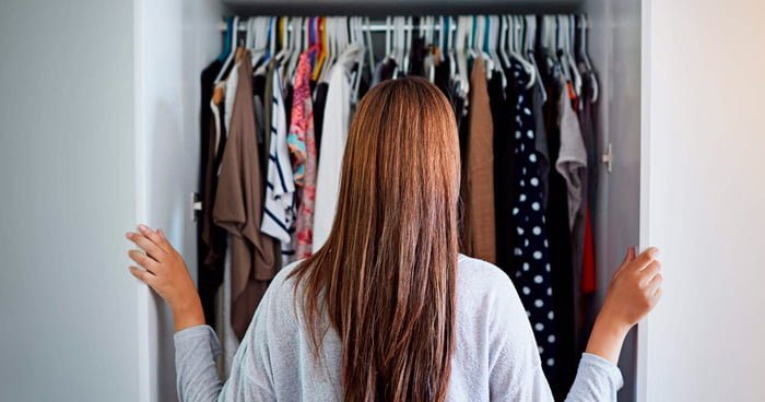 alt="6-ideias-para-organizacao-do-guarda-roupa-em-60-minutos"