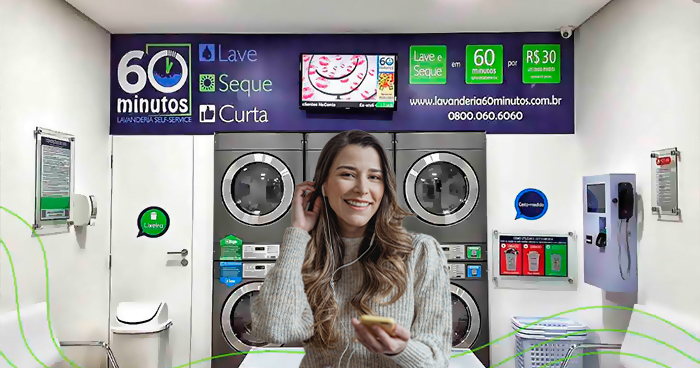 mulher na lavanderia